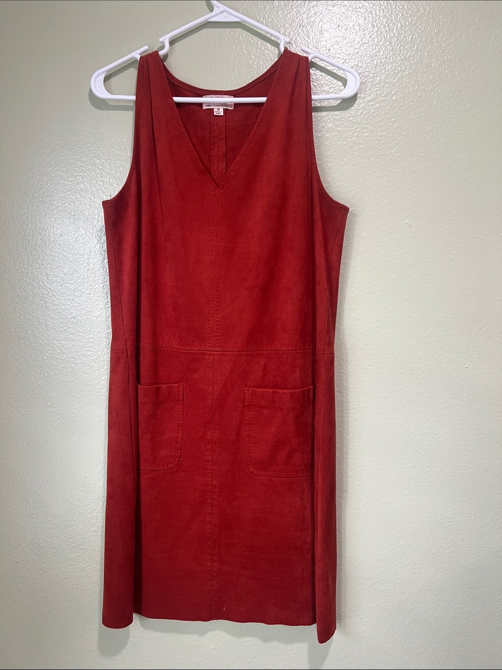 Sleeveless V-Neck Midi Dress in Deep Red with Front Pockets